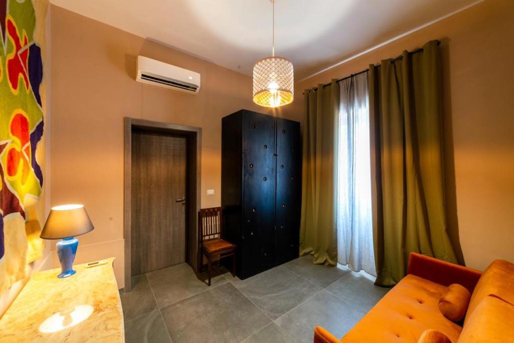Speciale Tarshito'S Home - Atrium And Terrace บารี ภายนอก รูปภาพ