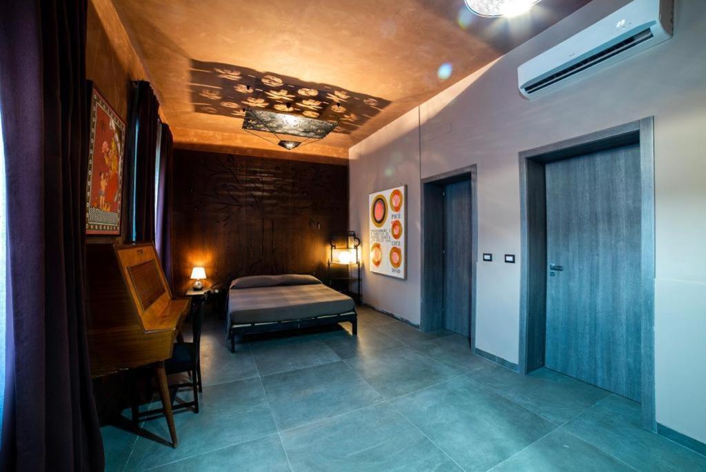Speciale Tarshito'S Home - Atrium And Terrace บารี ภายนอก รูปภาพ