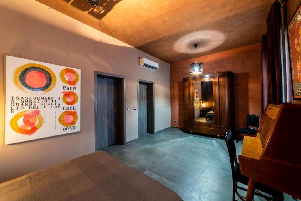Speciale Tarshito'S Home - Atrium And Terrace บารี ภายนอก รูปภาพ