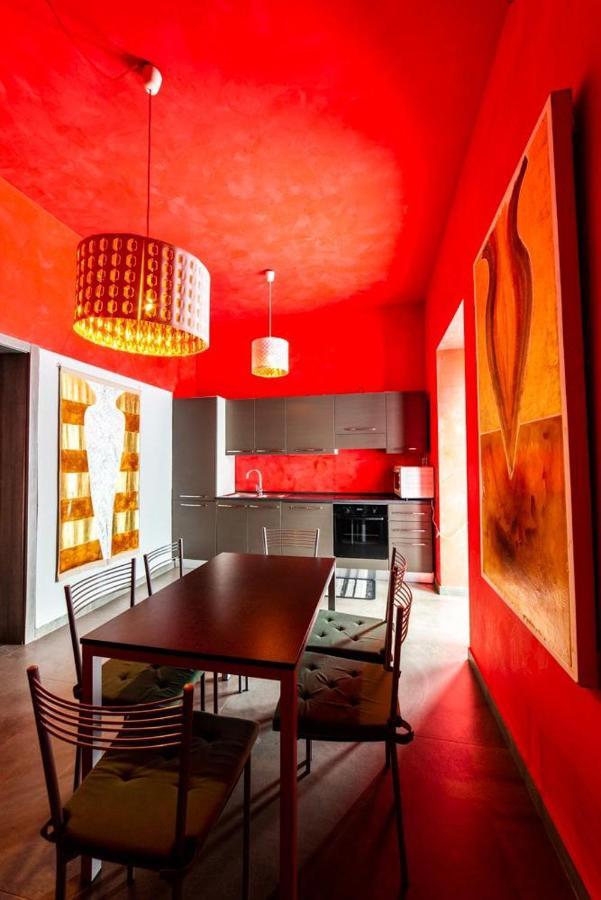 Speciale Tarshito'S Home - Atrium And Terrace บารี ภายนอก รูปภาพ