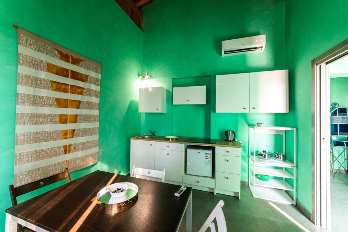 Speciale Tarshito'S Home - Atrium And Terrace บารี ภายนอก รูปภาพ