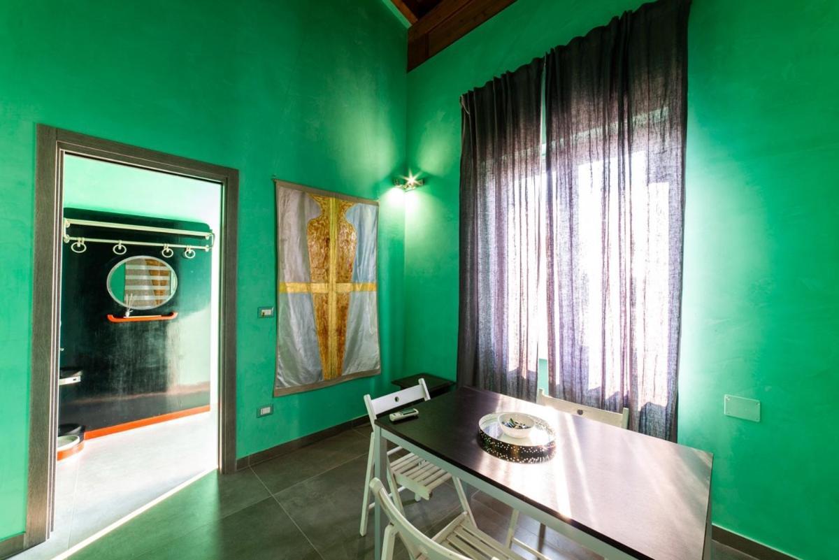 Speciale Tarshito'S Home - Atrium And Terrace บารี ภายนอก รูปภาพ